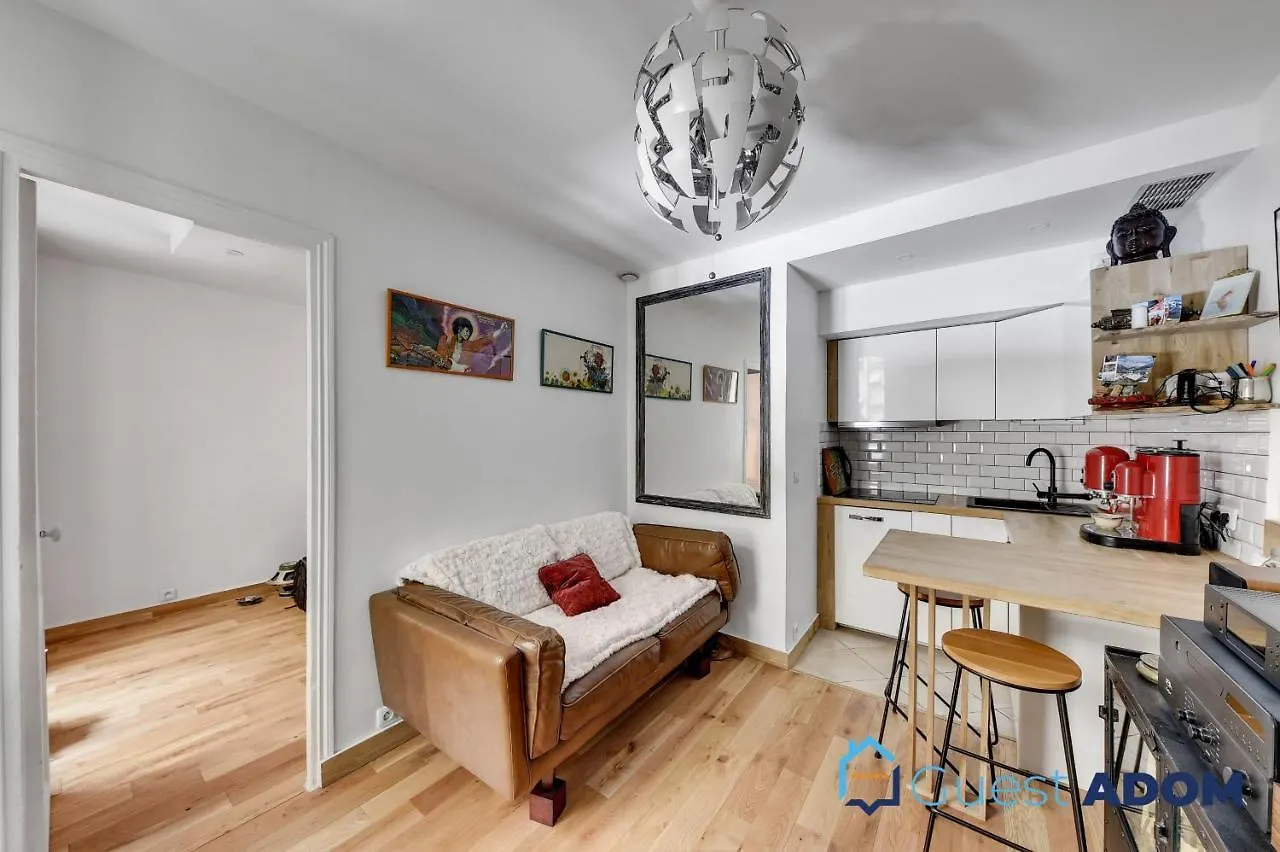 Confortable Quartier Abbesses Apartamento París